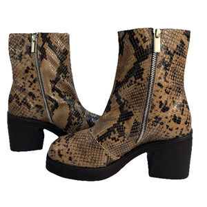 Topshop Snakeskin‎ Chelsea Boots Chunky Heel Platform Women's Size 8-8.5 NWOB